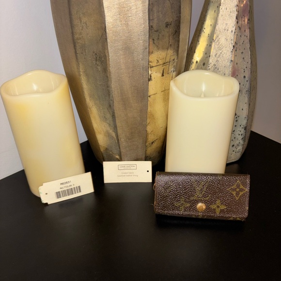 Louis Vuitton Black and Brown Key Holder-with COA